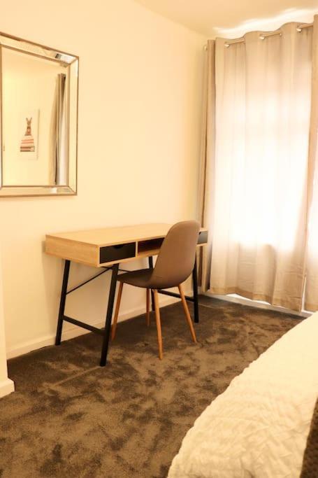 Charming 3 Bedroom Property Free Wifi & Parking Leeds  Dış mekan fotoğraf